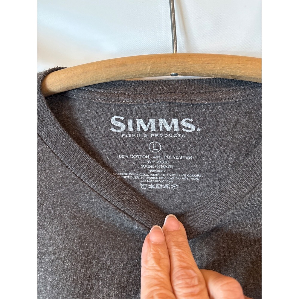 Simms Fishing Products Trout‎ Large (runs small) T-shirt - Picture 3 of 4
